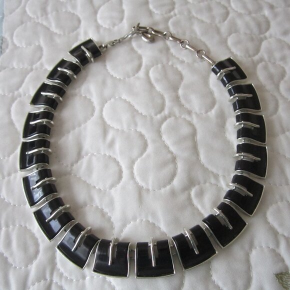 Lisner Jewelry - Vintage Lisner Choker Necklace - Silvertone and Black Enamel